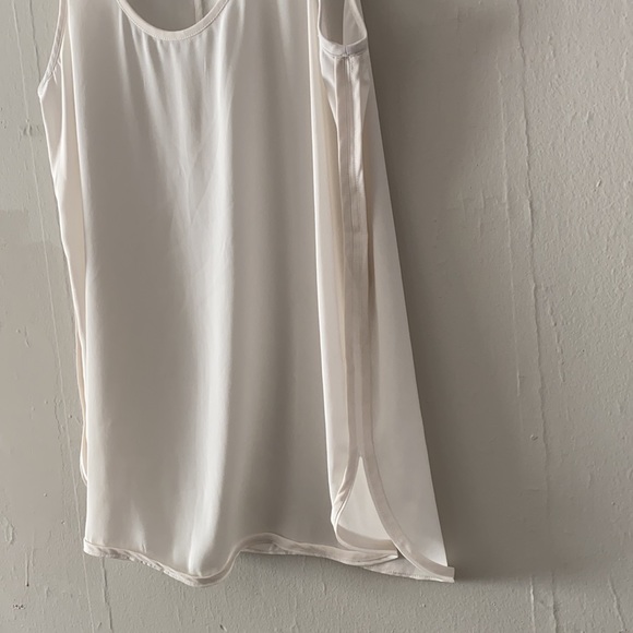 LOFT Petites, All-Season, Semi-Sheer, Dressy Sleeveless Blouse, Off-White XSP - Picture 3 of 9